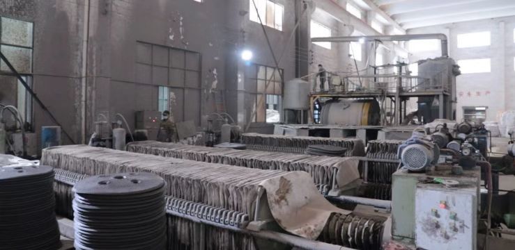 Yixing Mingkai Kamado Technology Co., Ltd. ligne de production du fabricant