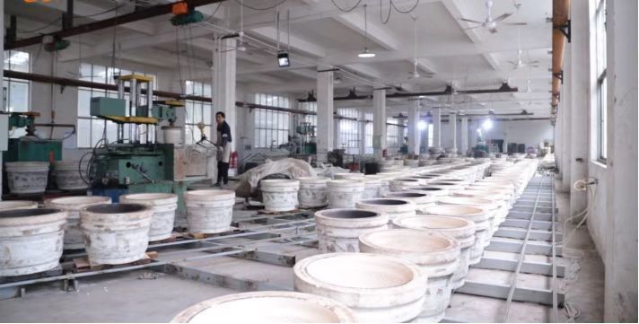 Yixing Mingkai Kamado Technology Co., Ltd. ligne de production du fabricant